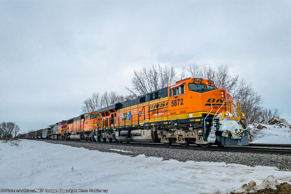 BNSF 5872 WEST